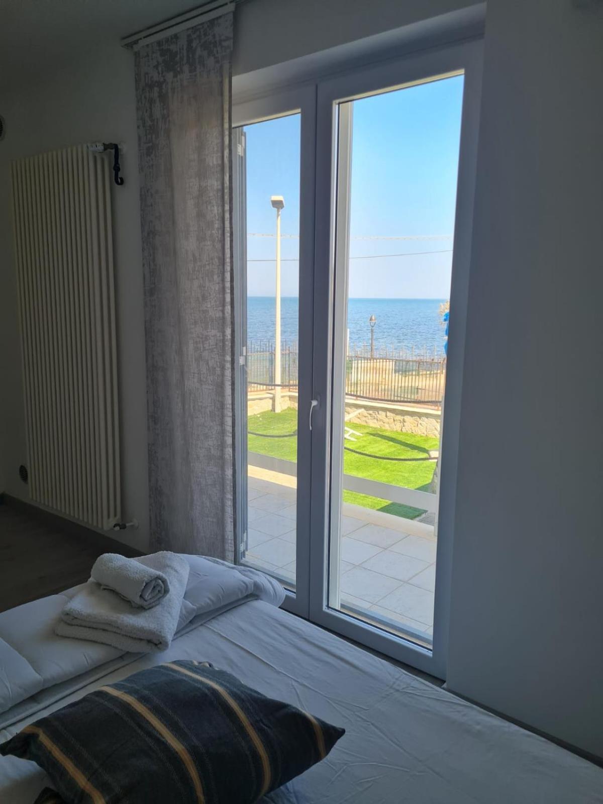Casa Viky Hotel Bari Exterior photo
